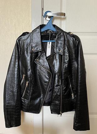 Куртка жіноча зі штучної шкіри