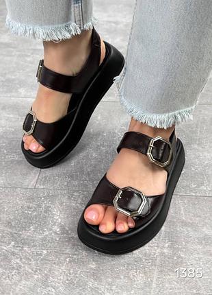 Босоніжки жіночі