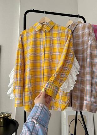 Желтая рубашка в клетку женская с кружевом кружевом на рукавах