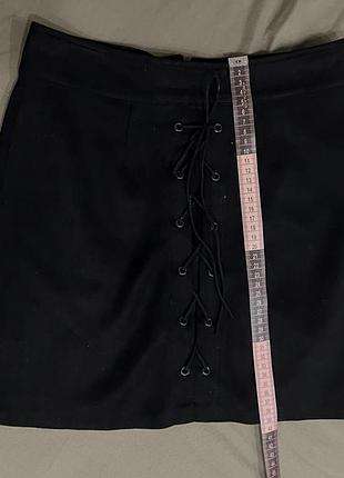 Чорна спідниця на зав’язках
