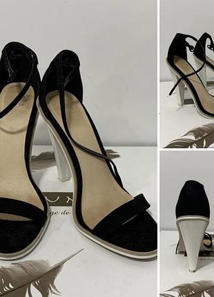 Красивые двухцветные женские боссоножки с кожаной стелькой 38р. 24 см, каблук 11,5 лот 249. розпродаж!!!