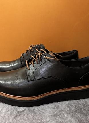 Шкіряні туфлі clarks  розмір 41 (26 см)