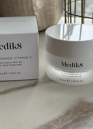 Medik8 daily radiance vitamin c-tetra cream spf 30 зволожуючий крем з вітаміном c та spf 30