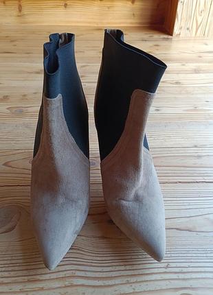Черевики на шпильці bata 39