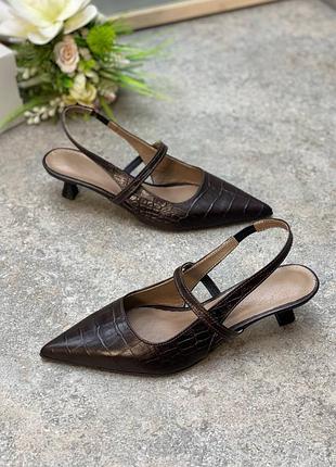 Шкіра алігатора шоколад босоніжки гострий ніс на маленькому підборі
