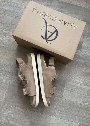 Анатомічні босоніжки