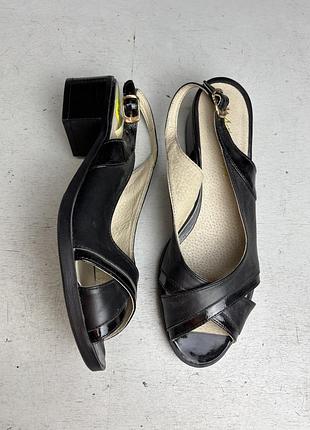 Босоніжки жіночі шкіра