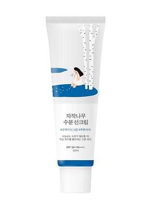 Сонцезахисний крем з березовим соком round lab birch juice moisturizing sunscreen 50 ml