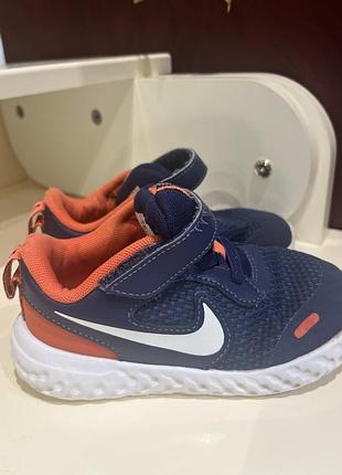 Кросівки nike 26 розмір, легкі, зручні