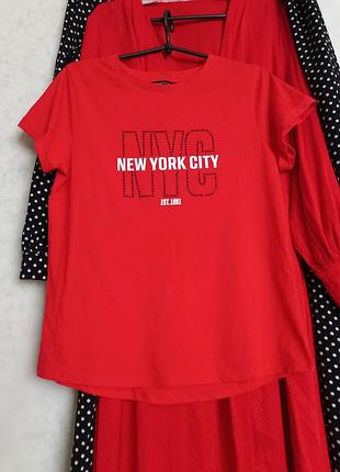 Футболка червона напис принт