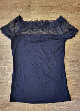 Нова футболка з гіпюром