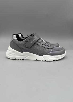 Кросівки geox loftus 39 р