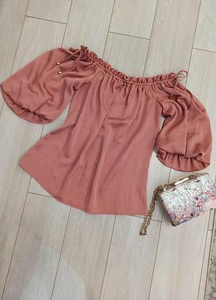 Блуза сатинова, бохо-стиль, колір мокко, з відкритими плечима, рукава-балони не довгі, f&f