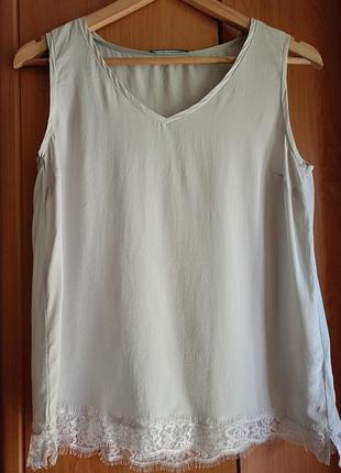 Шелковая маечка в бельевом стиле