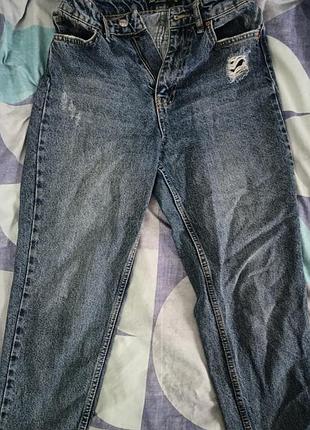 Девочки продаю джинсы по очень приятной цене