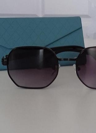 Сонцезахисні окуляри