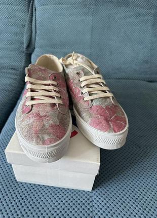 Зручні кеди на повсякдень від німецького бренду