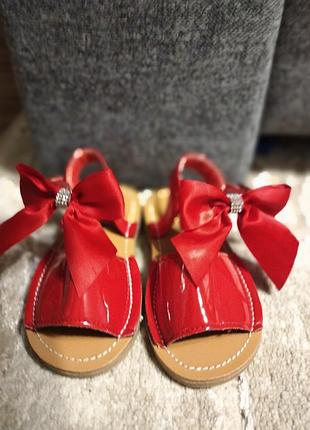 Праздничные босоножки
