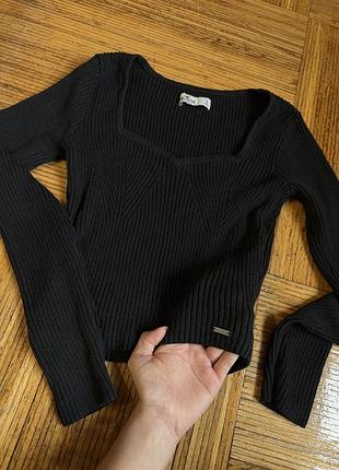 Чорна кофтинка