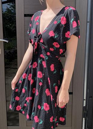 Жіноча літня сукня в квіточку