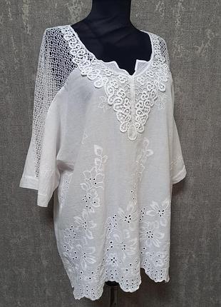 Блуза белая 100% хлопок свободного кроя с кружевом и прошвой, легкая, летняя.
