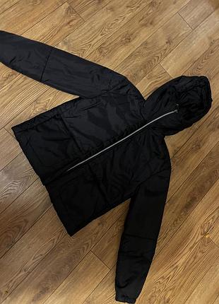 Куртка чорна