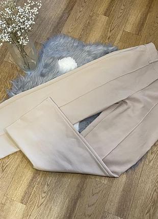 Базові брюки бежевого кольору