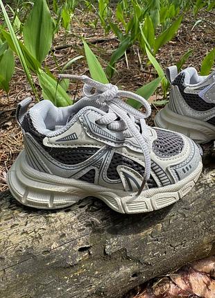 Кросівки дитячі 2