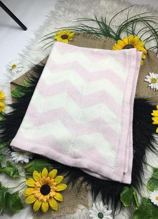 Мʼякий вʼязаний рожевий плед