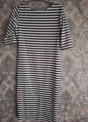 Сукня в полоску