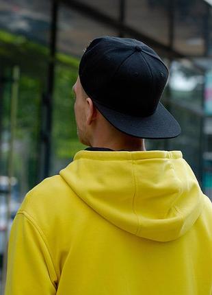 Мужская черная кепка снепбек с прямым козырьком на лето для мужчин