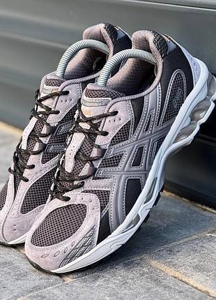 Стильні кросівки asics gel-nimbus