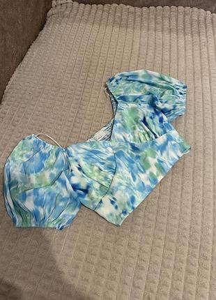 Красивий яскравий топ блуза