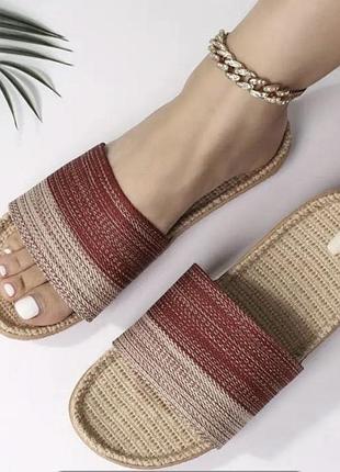 Легкі пляжні шльопанці