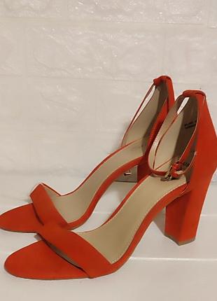 Босоножки женские