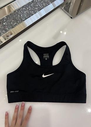 Дуже стильний чорний спортивний топ nike🔥