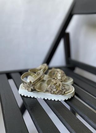 Босоніжки для дівчинки