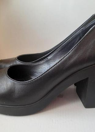 Туфли/ботинки на каблуке женские, черные, натуральная кожа, 39р.