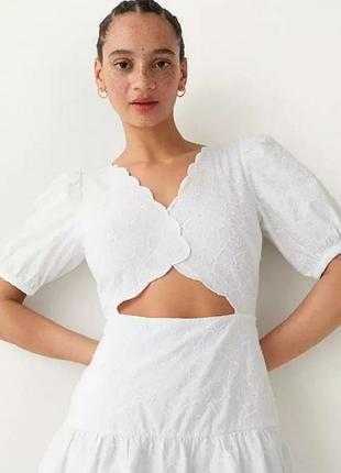 & other stories хлопковое кружевное мини  платье  с фестончатым вырезом /10406/n