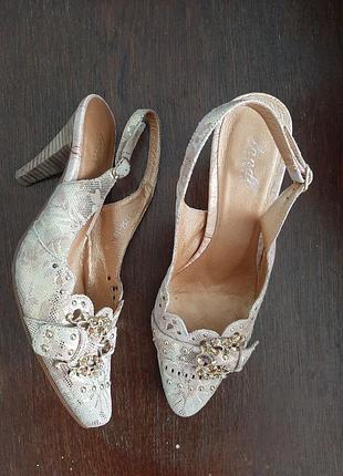 Жіночі босоніжки landl р. 37