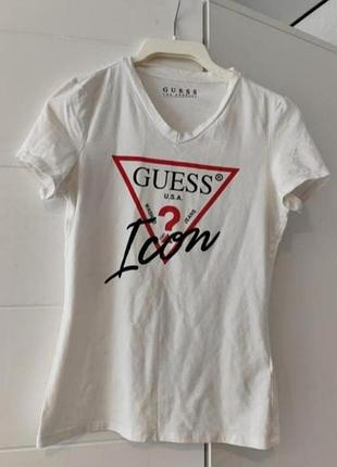 Футболка guess. стан ідеальний.