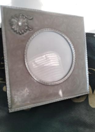 Металева фоторамка з квіткою