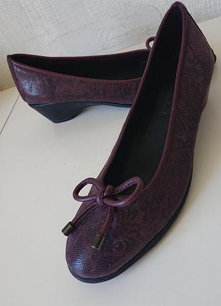 Якісні зручні туфлі