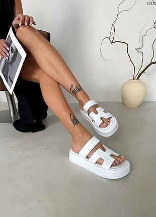 Поповнення розмірів! білі слайдери, які личать до всього 🤍