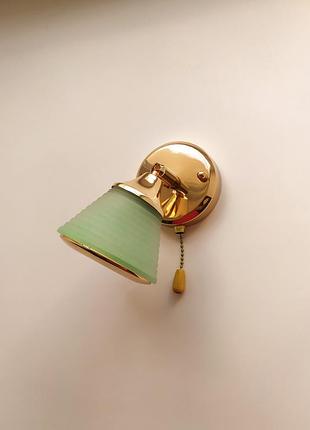 Бра светильник на стену с поворотным плафоном