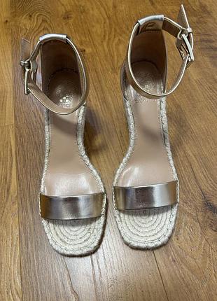 Шкіряні босоніжки vince camuto