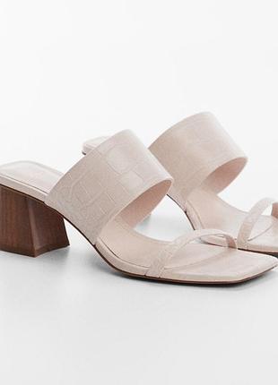 Босоніжки шльопанці на каблуках босоножки шлепки на блочном каблуке