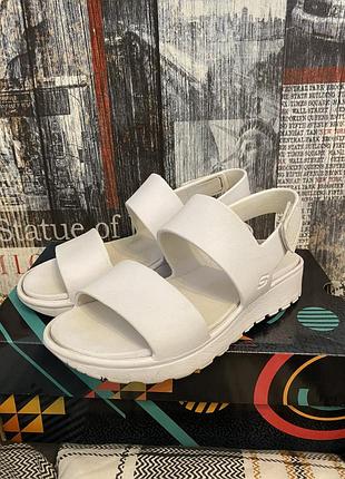 Стильні, зручні білі босоніжки, сандалі, skechers, 36 розмір