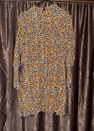 Жіноча сукня