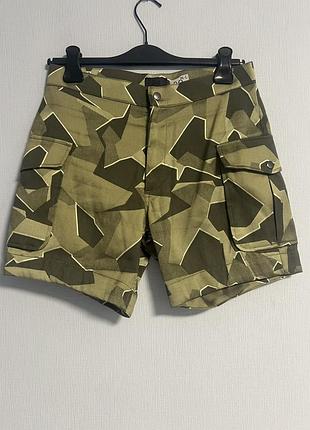 Шорти хакі